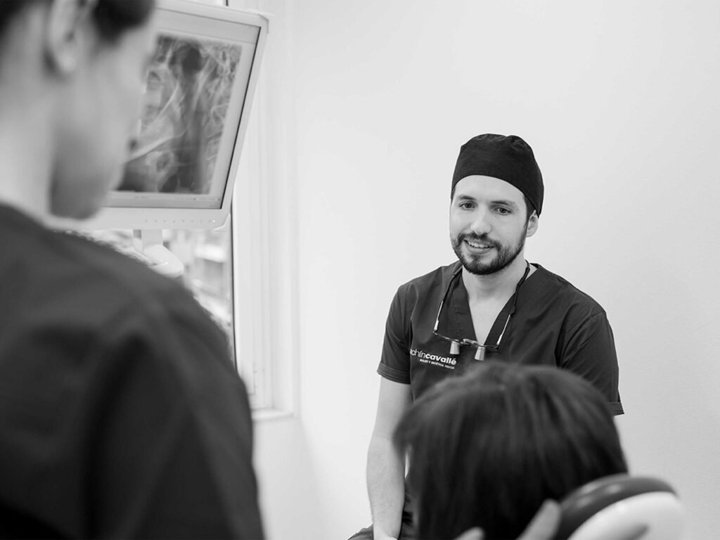 Dr. Alfonso Machín con paciente