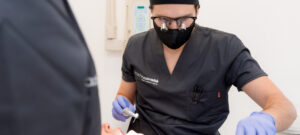 Tratando una paciente de implantes dentales sin hueso